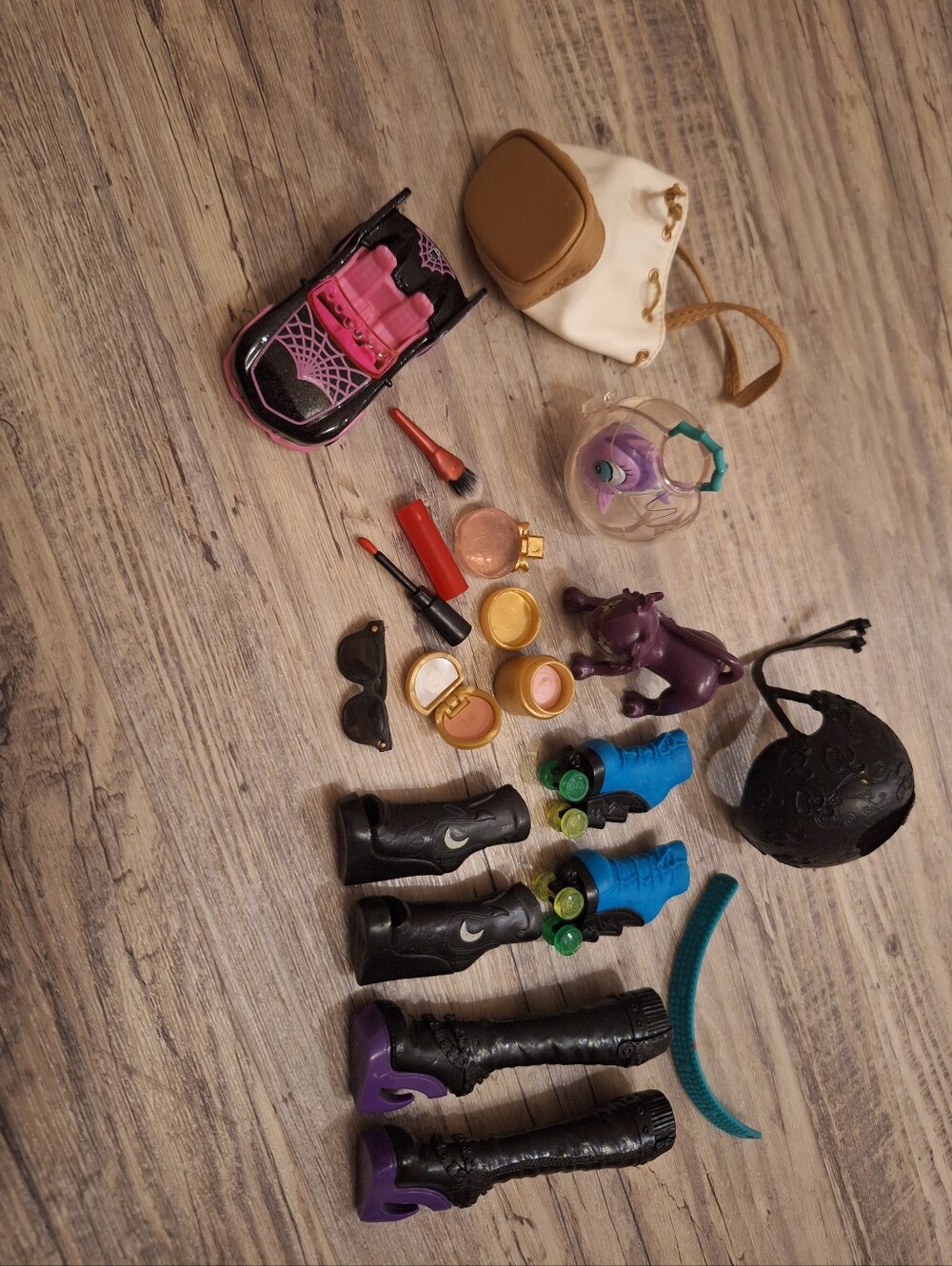 Monster High Accesories + Extra